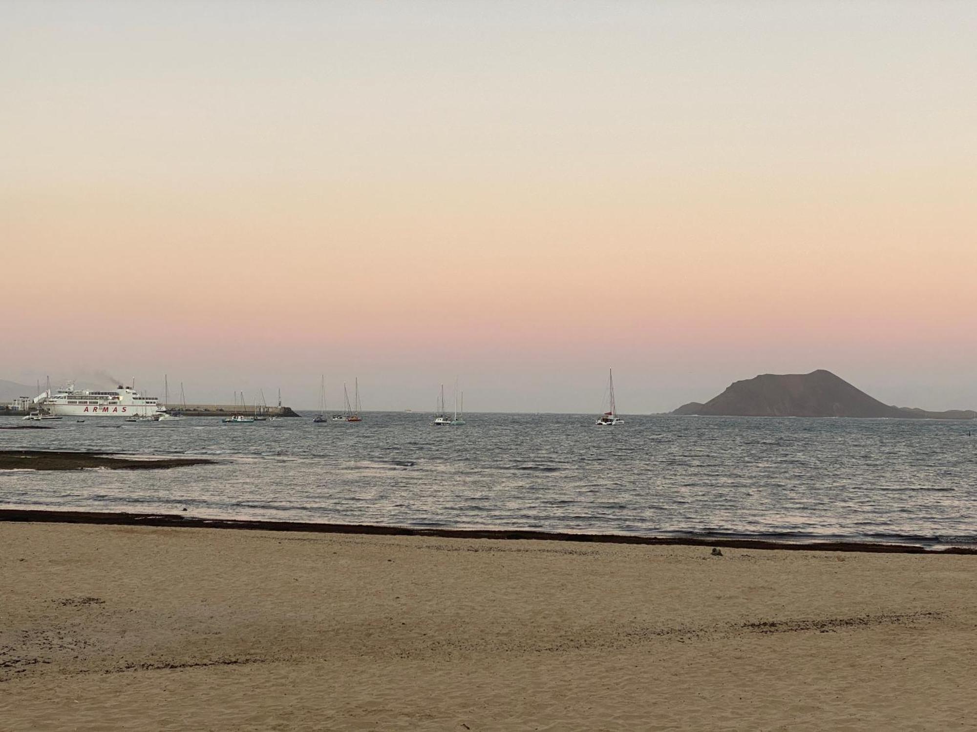 Sun And Surf Stay Corralejo Esterno foto